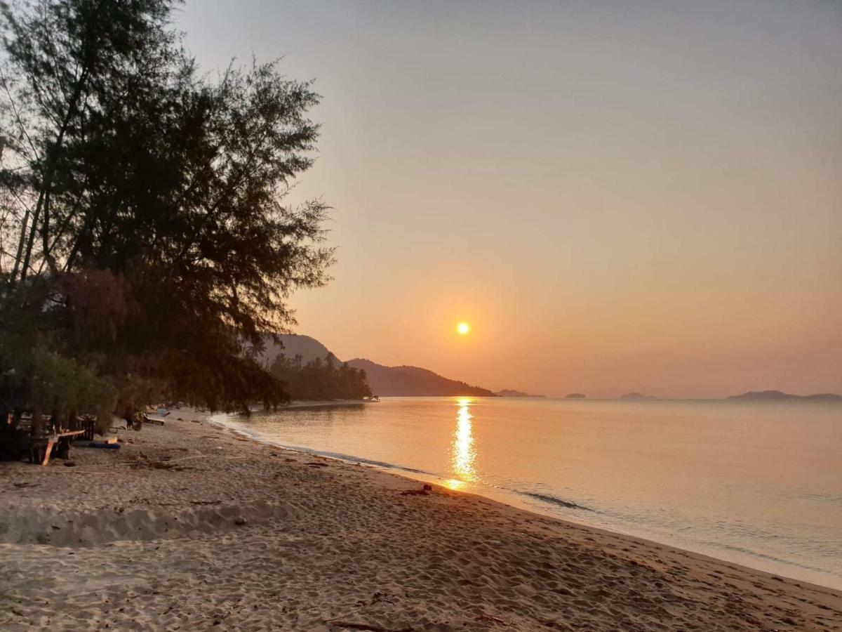 Sea Paradise Hotel Ban Khlong Kloi Екстериор снимка